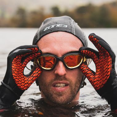 Zone3 Neoprene Swim Gloves Black / Red
