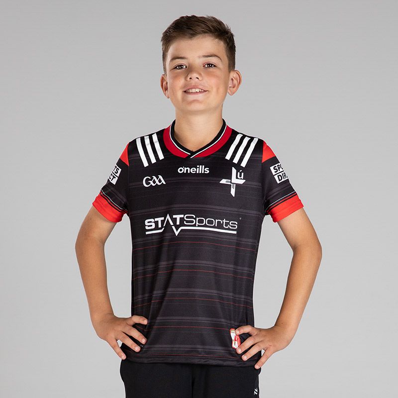 Black Louth GAA Goalkeeper Jersey 2024 with ribbed crewneck by O’Neills.