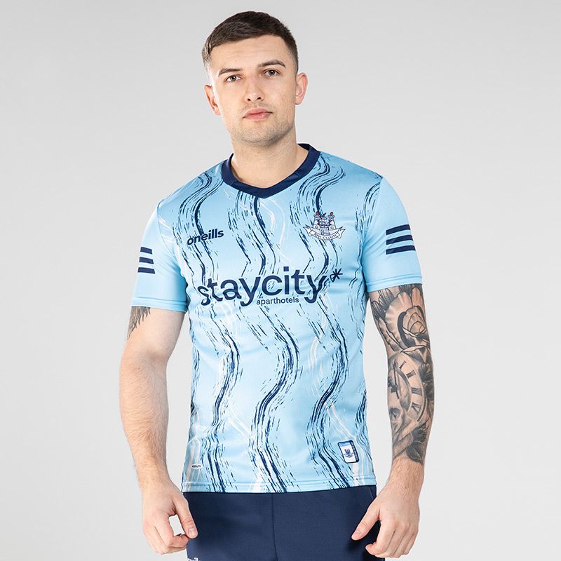 Men’s Sky Dublin GAA Training Jersey play fit with Dublin GAA crest from O’Neills.