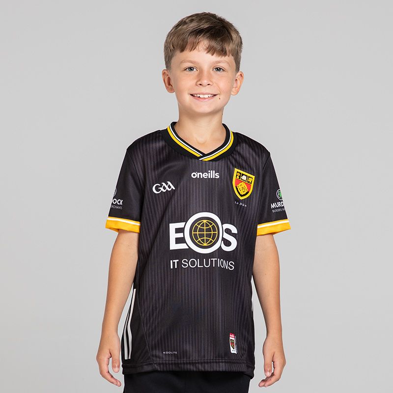 O’Neills Black Down GAA Kids' Goalkeeper Jersey 2025 with ribbed crewneck by O’Neills.