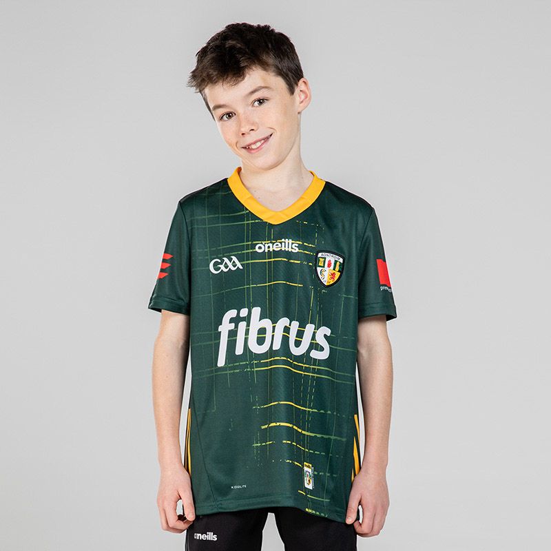 Bottle Antrim GAA Alternative Jersey 2024 with “Aontroim” printed on the upper back by O’Neills.