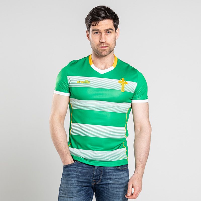 Green/White Celtic Cross jersey with embroidered Celtic Cross on the chest and Celtic cross watermark design with the lettering ‘In Éirinn tá Neart’ on back by O’Neills. 