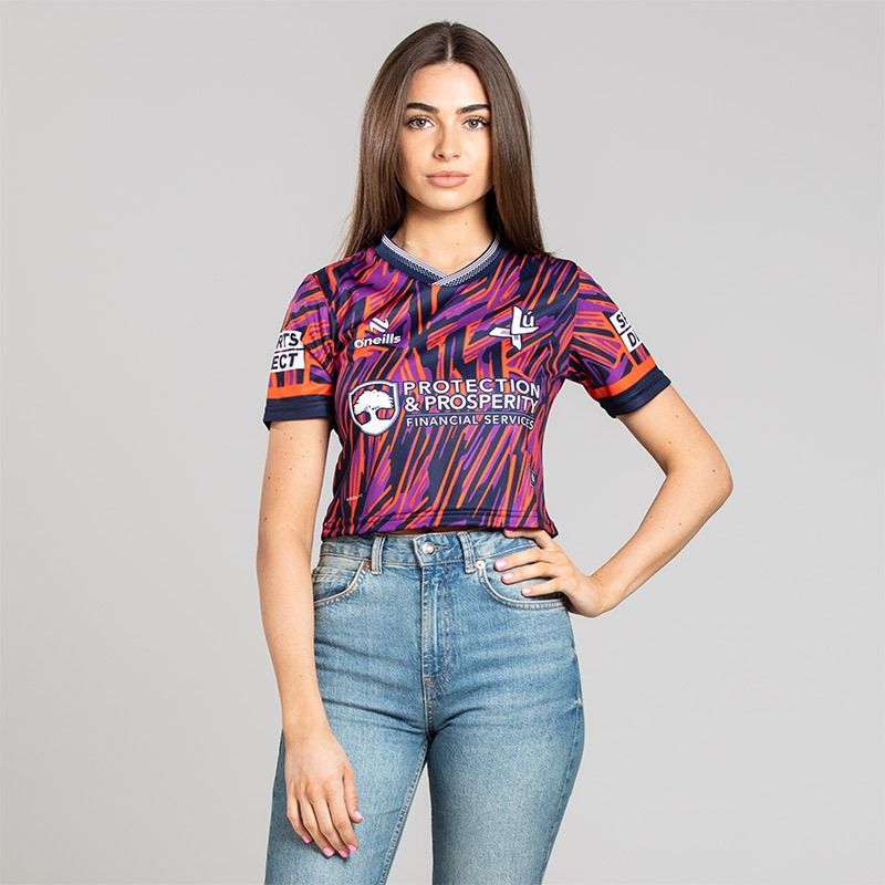 O’Neills Louth Women’s Fit Training Top 2026 in a Cropped Modern Fit