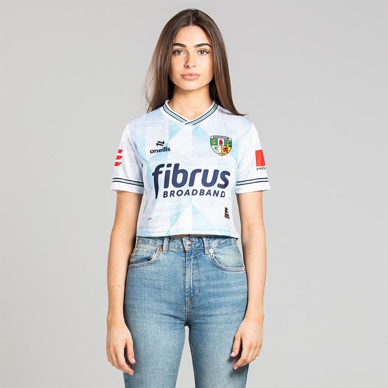 O’Neills Antrim Women’s Fit Training Top 2026 in a Cropped Modern Fit