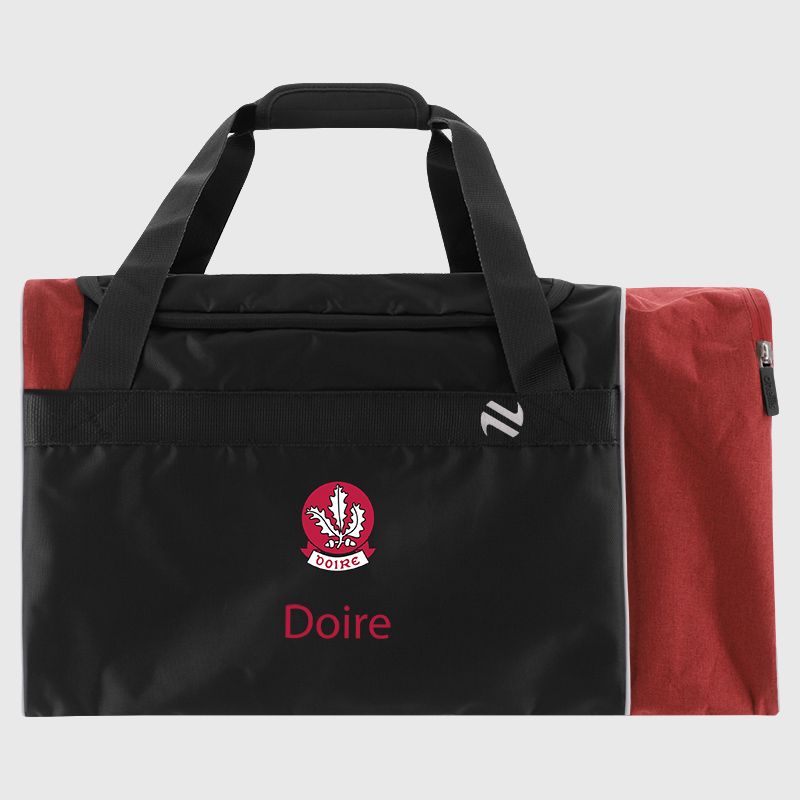 Black Derry GAA Kent Holdall Bag with zip compartments and removeable shoulder strap by O’Neills.