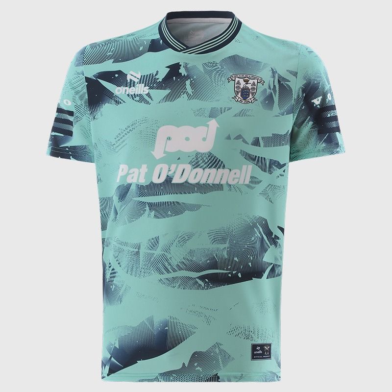 Green Clare GAA Kids Short Sleeve Training Top 2026 from O’Neills.