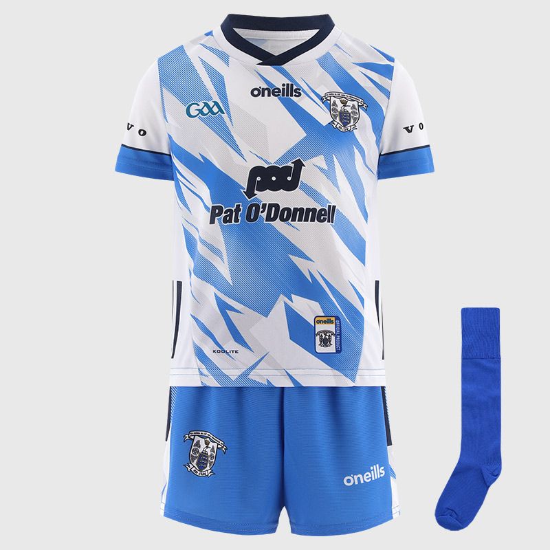 White Clare GAA Kids' Alternative Goalkeeper 2025 with jersey, shorts and socks by O’Neills