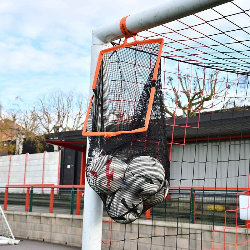 Precision Top Bins Target & Ball Bag is a 2 in 1 top bins target and ball bag all rolled in to one from O'Neills