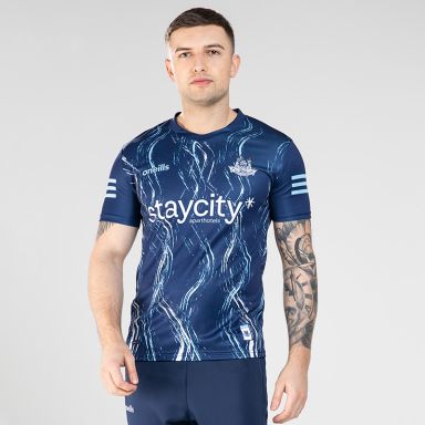 Men’s Marine Dublin GAA Training Jersey play fit with Dublin GAA crest from O’Neills.