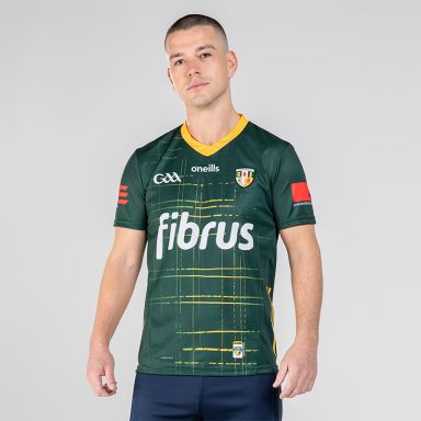 Bottle Antrim GAA Alternative Jersey 2024 with “Aontroim” printed on the upper back by O’Neills.