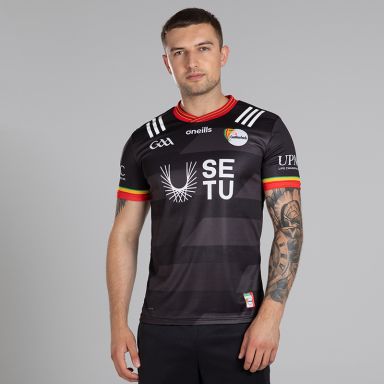 Black Carlow GAA Goalkeeper Jersey 2024 Player Fit with ribbed crewneck by O’Neills.