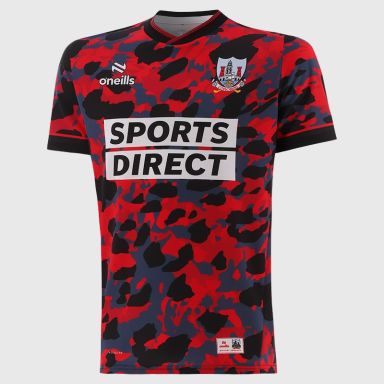 Red Cork GAA Short Sleeve Training Top 2026 from O’Neills.