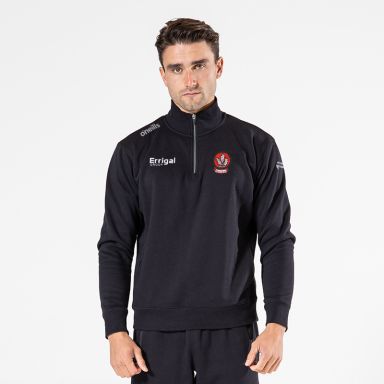 Derry GAA Black Men’s Evolve Fleece half zip sweatshirt with ribbed collar and two side pockets by O’Neills.