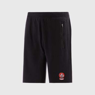 Black Derry GAA Men’s Evolve Fleece Shorts with elasticated waistband and two zip pockets by O’Neills.