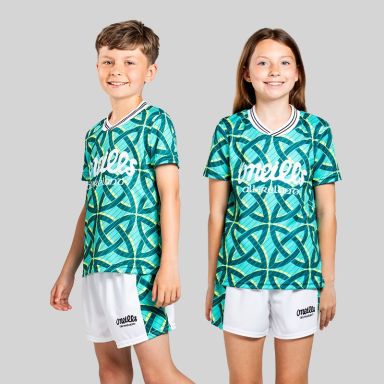 Teal O’Neills Gael Jersey and Shorts set with an all over Celtic inspired design