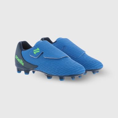 Royal O’Neills Meteor Junior football boots with moulded studs and Velcro closure by O’Neills.