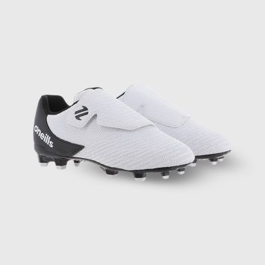 White O’Neills Meteor Junior football boots with moulded studs and Velcro closure by O’Neills.