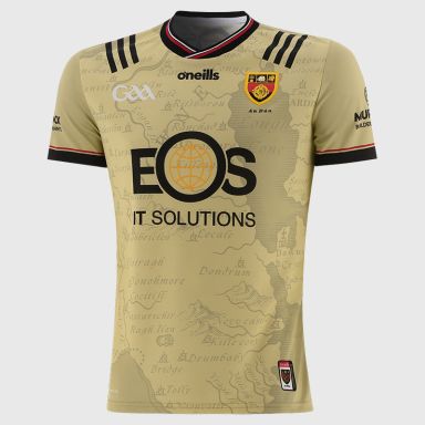 O’Neills Gold Down GAA Player Fit Alternative Goalkeeper Jersey 2025 with ribbed crewneck by O’Neills.