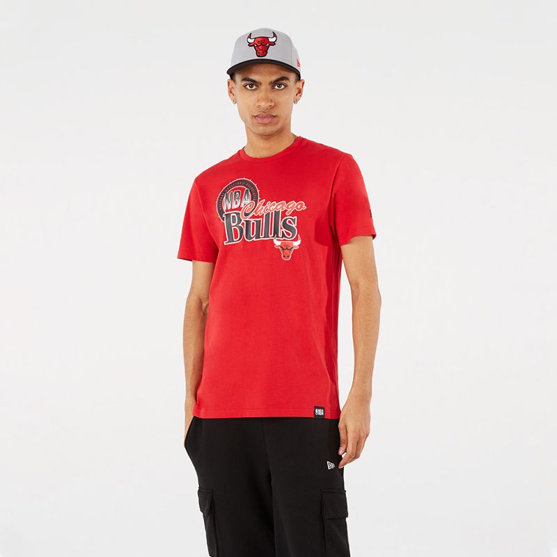 Red men's New Era Chicago Bulls t-shirt with team logo on the front from O'Neills.