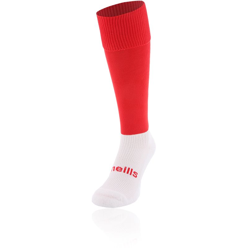 Red knee high sports socks with seamless toe and cushioned soles by O’Neills.