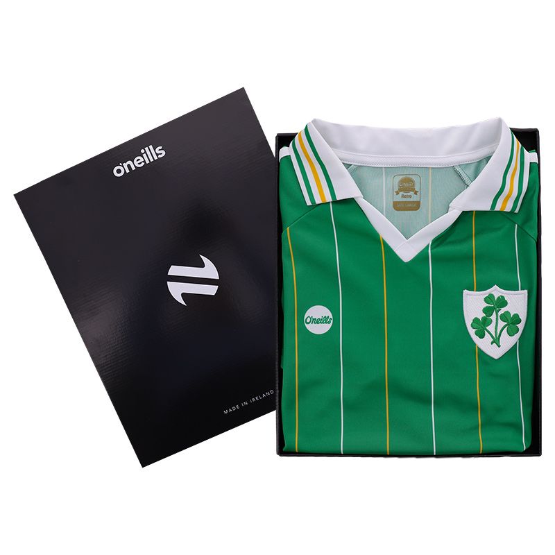 Green Ireland 1980’s Retro Jersey packaged in a gift box by O’Neills.