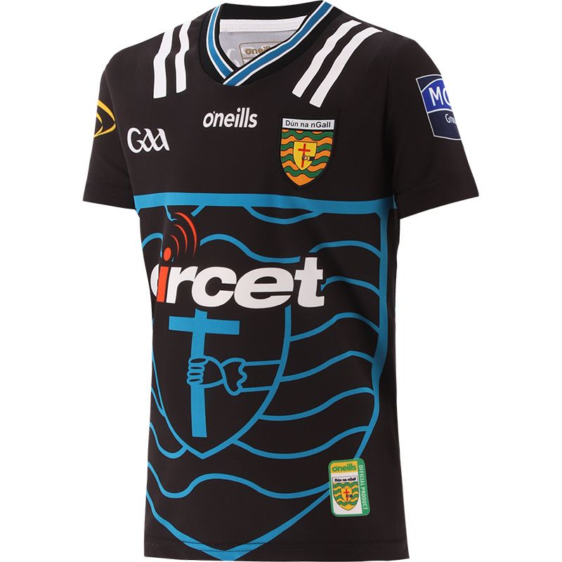 Black and turquoise Donegal GAA Kids' Goalkeeper Jersey 2024 with Donegal GAA crest on the front by O’Neills.